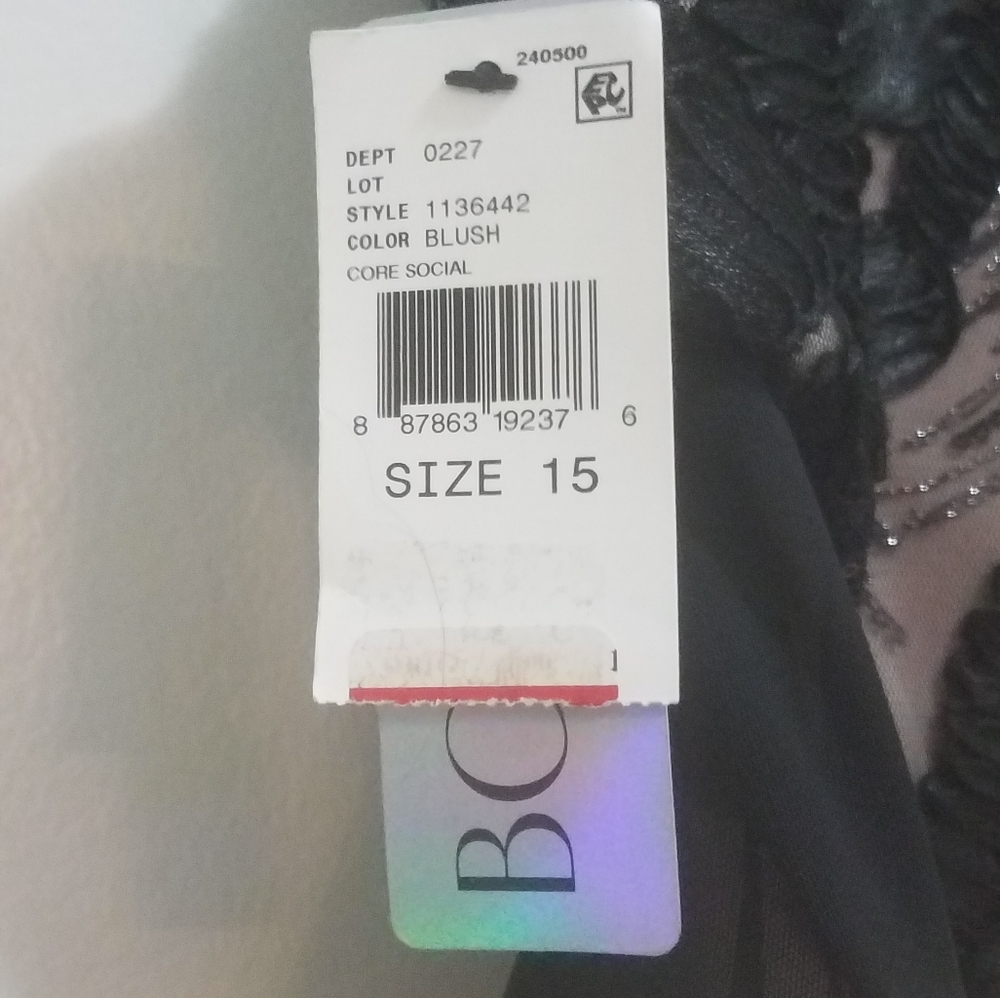 Dress - Picture 3 of 8